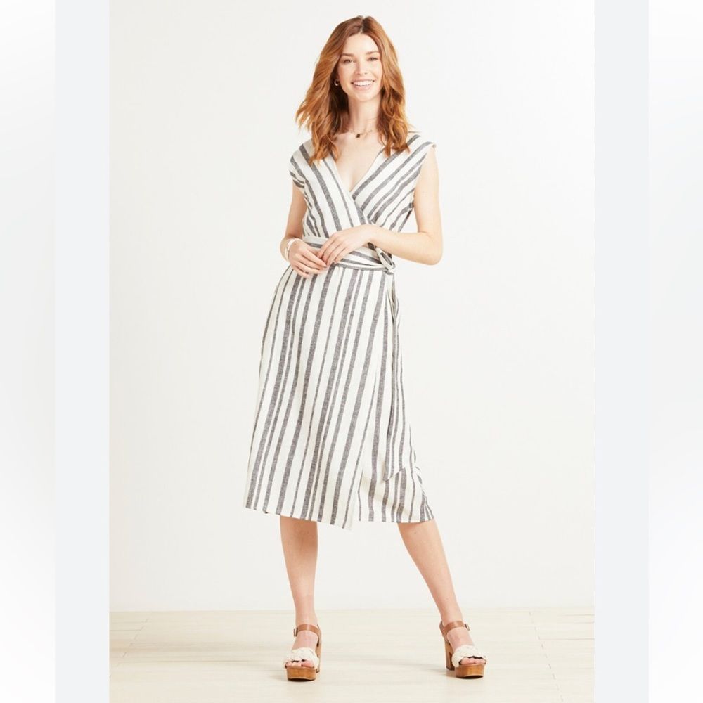 Evereve Clara linen wrap dress size medium